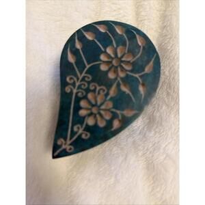 Vtg World Market Teardrop Shaped Carved Stone / Soapstone Trinket Box